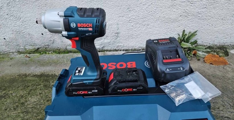 Bosch Bosch cordless impact wrench GDS 18V-450 HC Professional, 18V (blue/black, 2x Li-Ion battery ProCORE18V 4.0Ah, Bluetooth module, in L-BOXX)