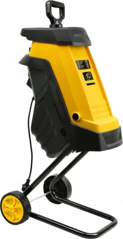 John Gardener 2000W drvič konárov (1)