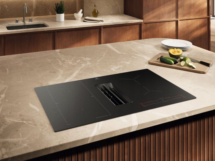 Electrolux Įmontuojama indukcinė kaitlentė su gartraukiu viename Electrolux ECC83443CZ