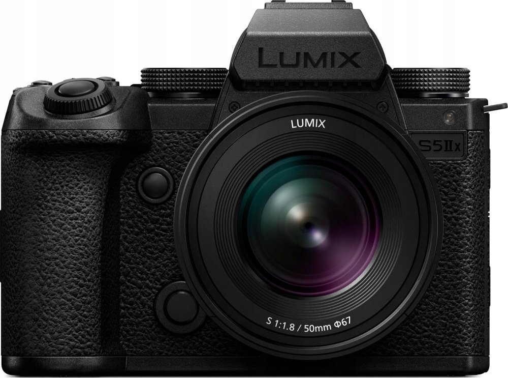 Panasonic Lumix S5 II X + S 50mm f/1.8 (DC-S5M2XCE)